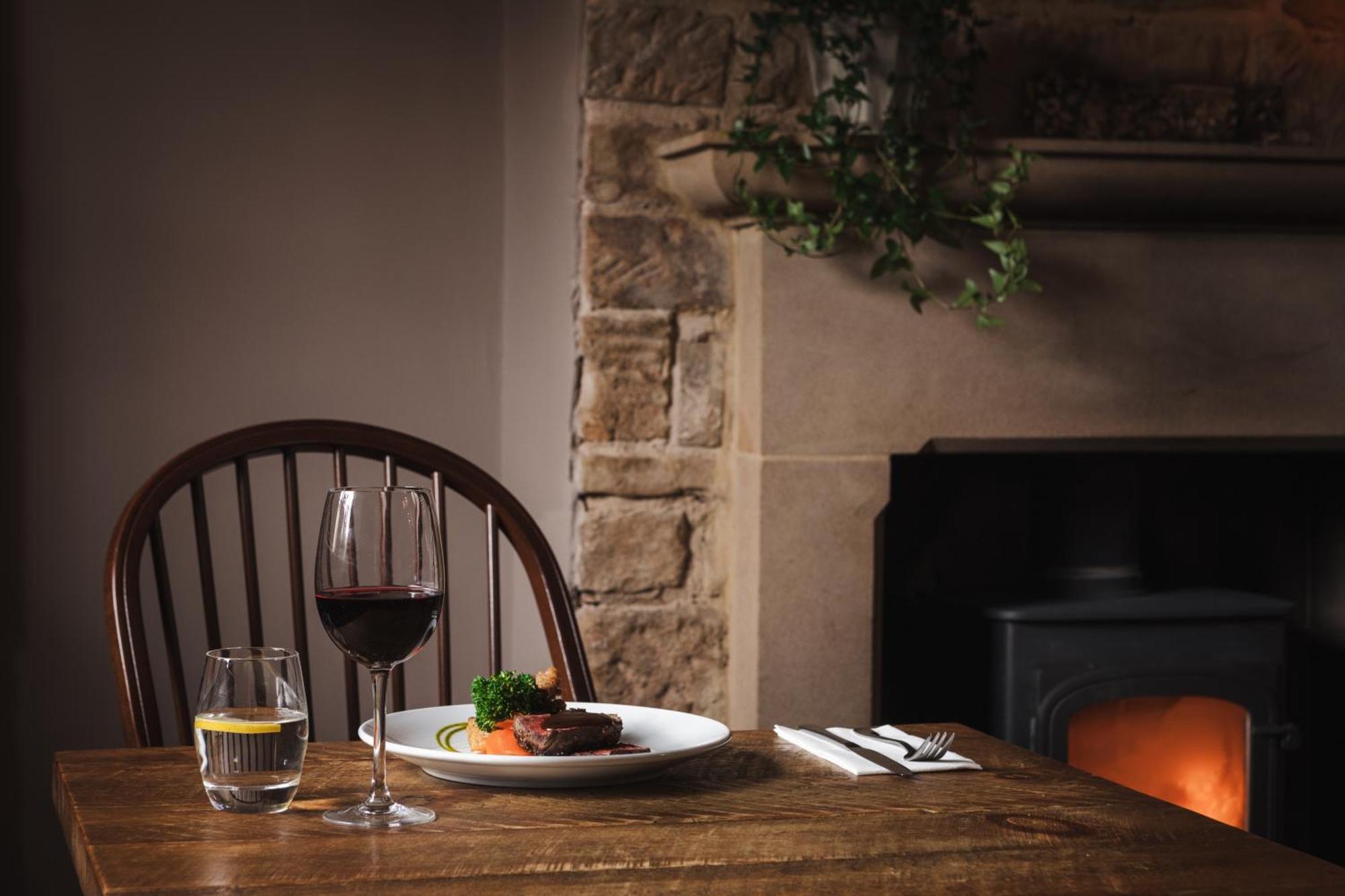 The Pilsley Inn - Chatsworth บาสโลว์ ภายนอก รูปภาพ