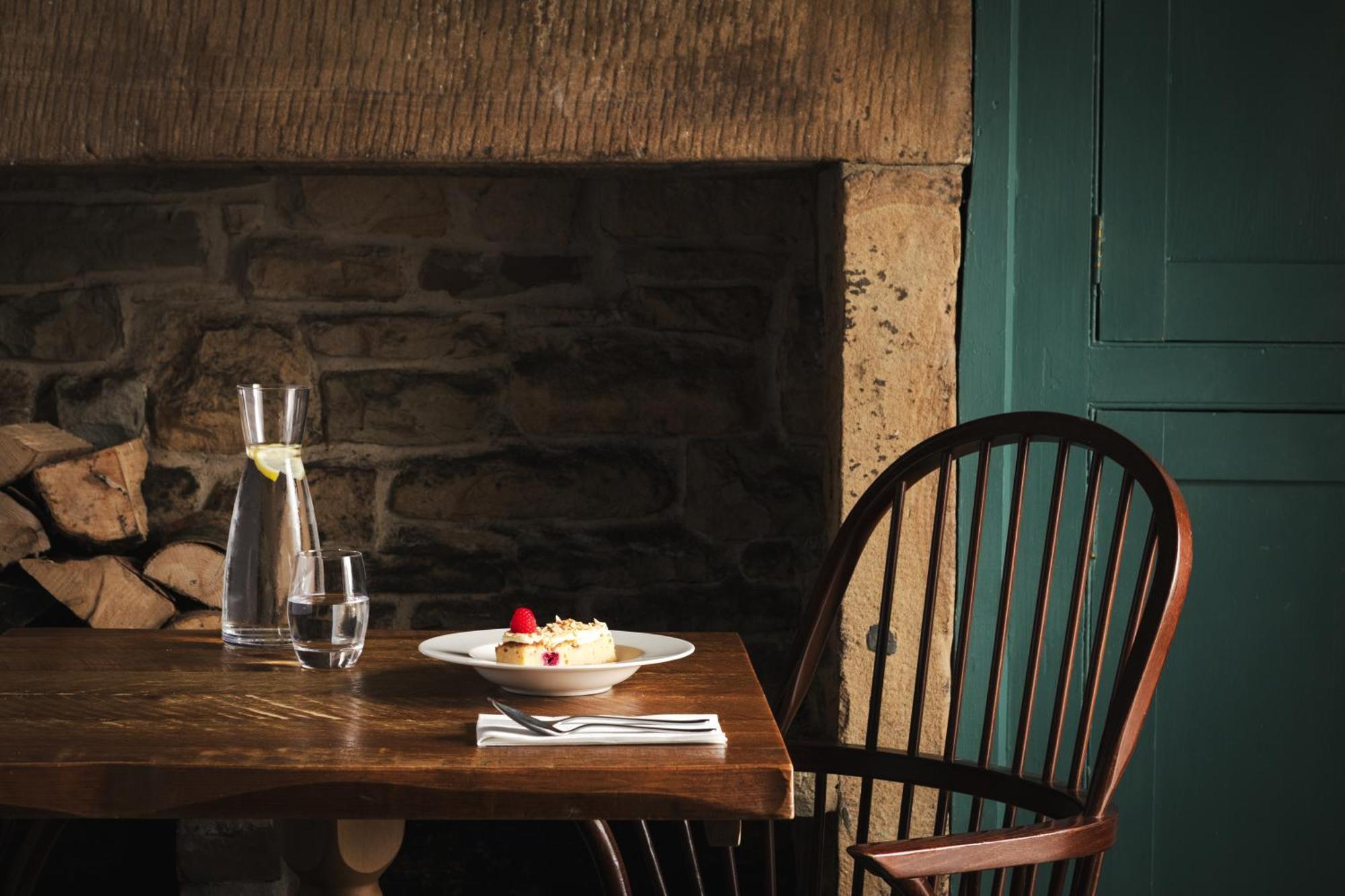 The Pilsley Inn - Chatsworth บาสโลว์ ภายนอก รูปภาพ