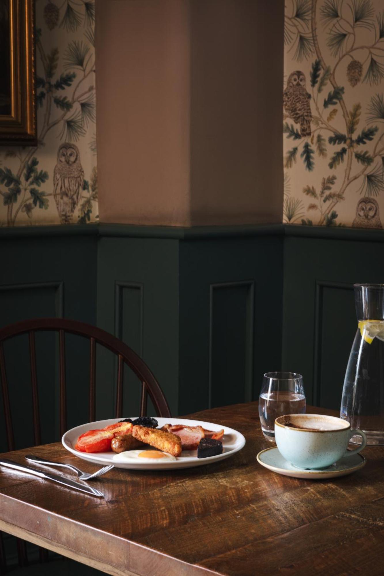 The Pilsley Inn - Chatsworth บาสโลว์ ภายนอก รูปภาพ
