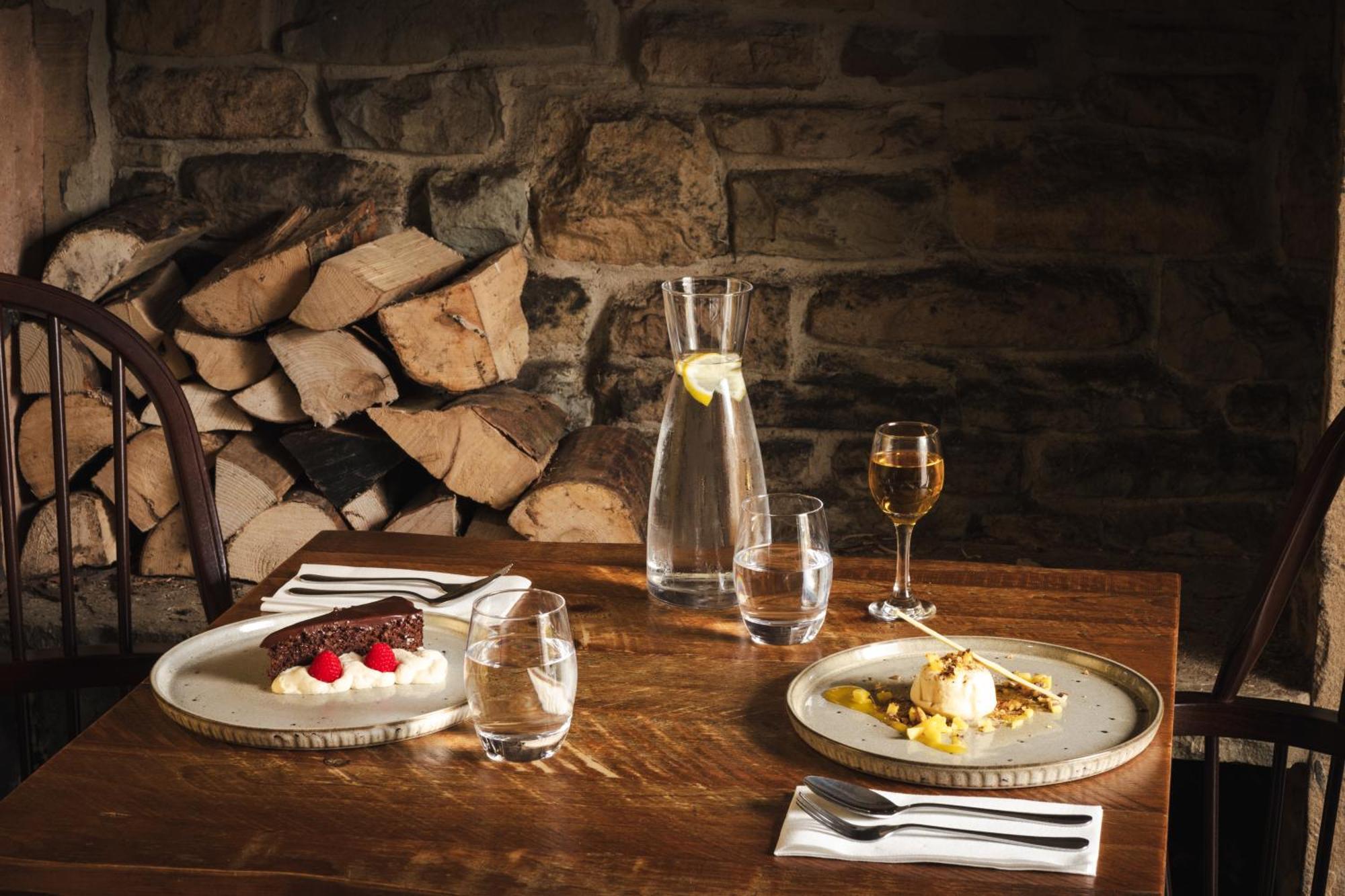 The Pilsley Inn - Chatsworth บาสโลว์ ภายนอก รูปภาพ