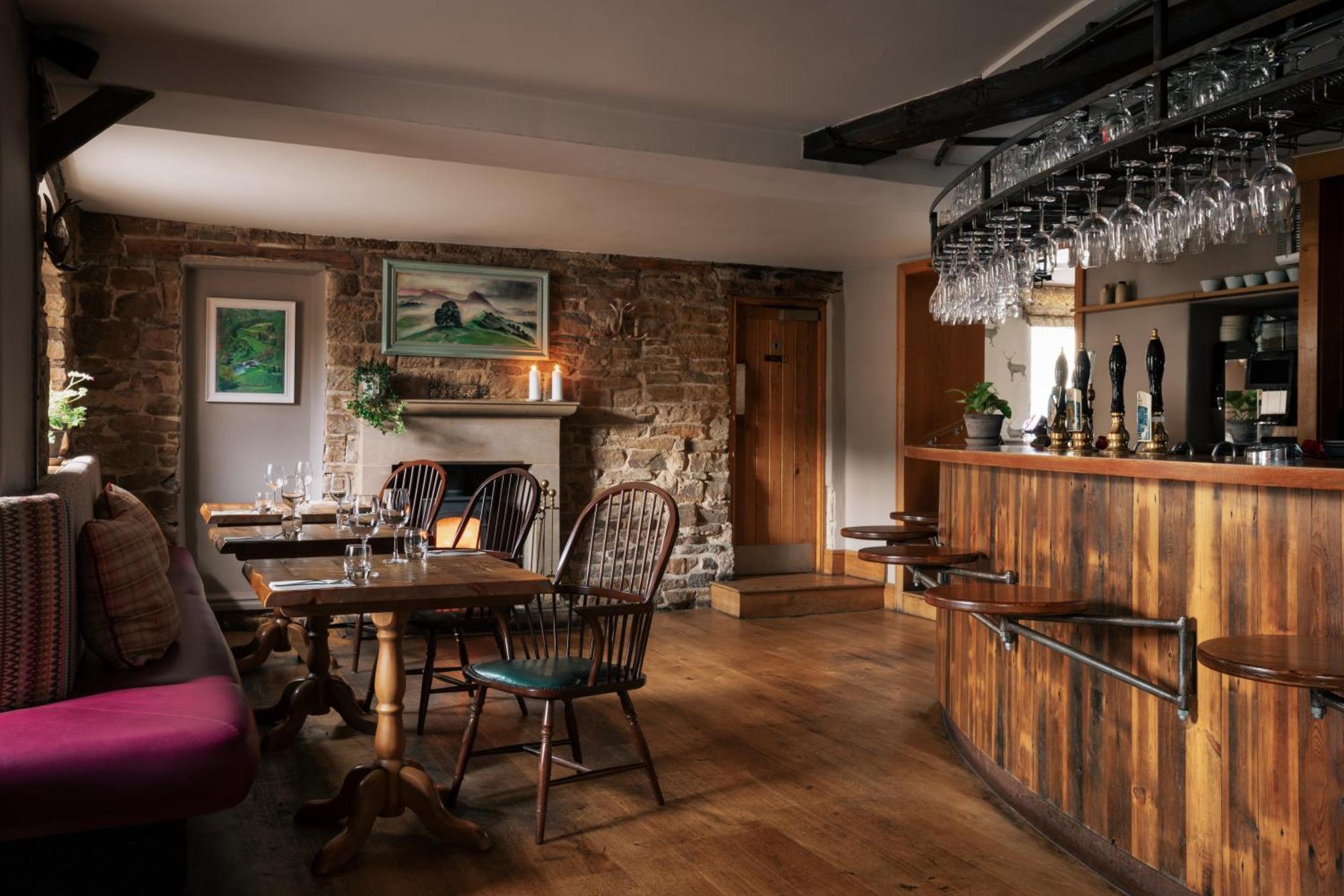The Pilsley Inn - Chatsworth บาสโลว์ ภายนอก รูปภาพ