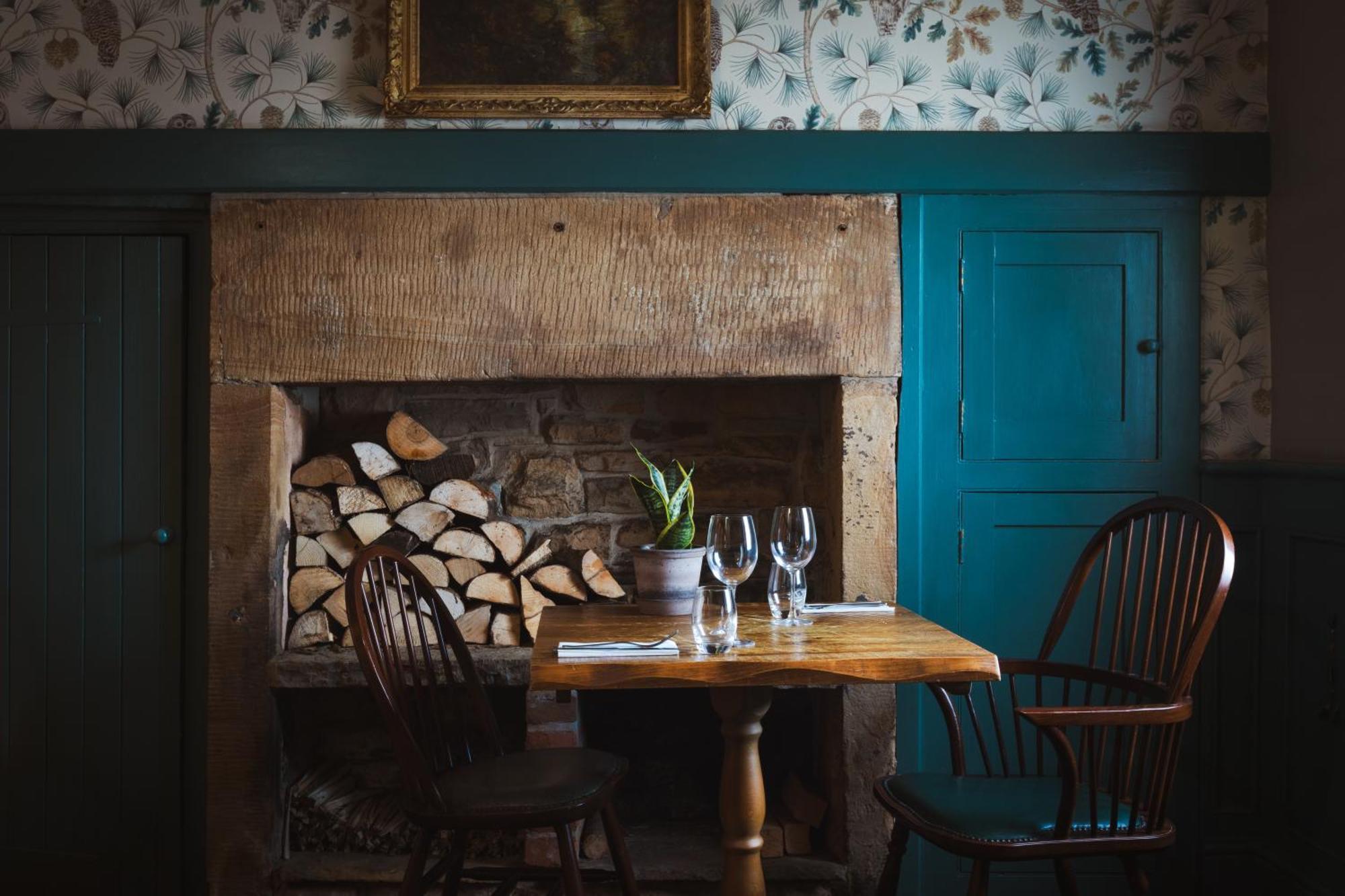 The Pilsley Inn - Chatsworth บาสโลว์ ภายนอก รูปภาพ