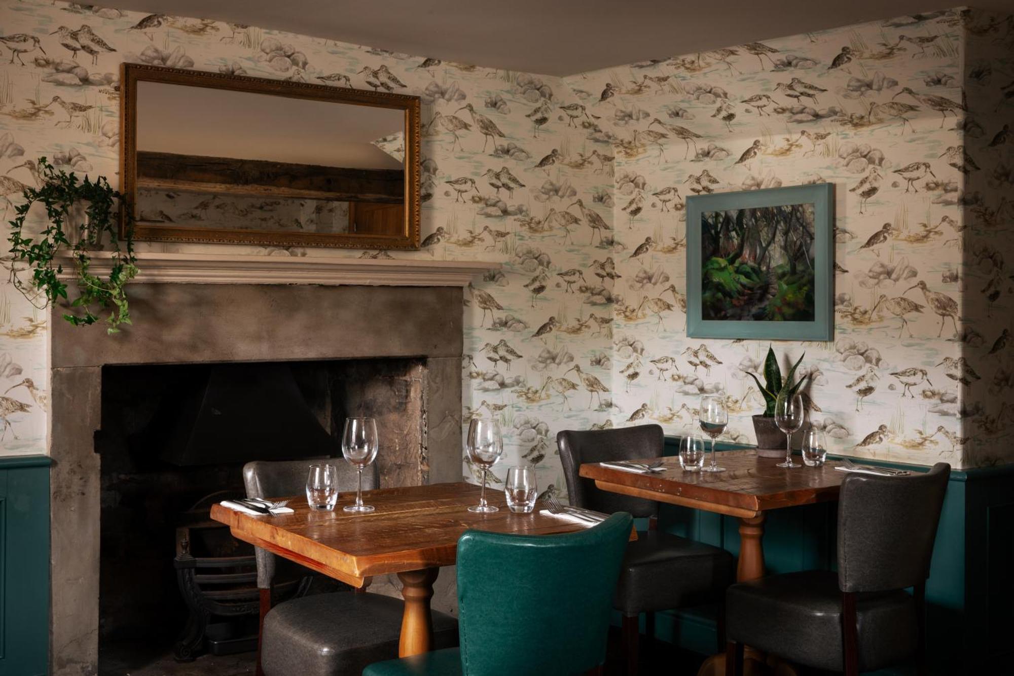 The Pilsley Inn - Chatsworth บาสโลว์ ภายนอก รูปภาพ