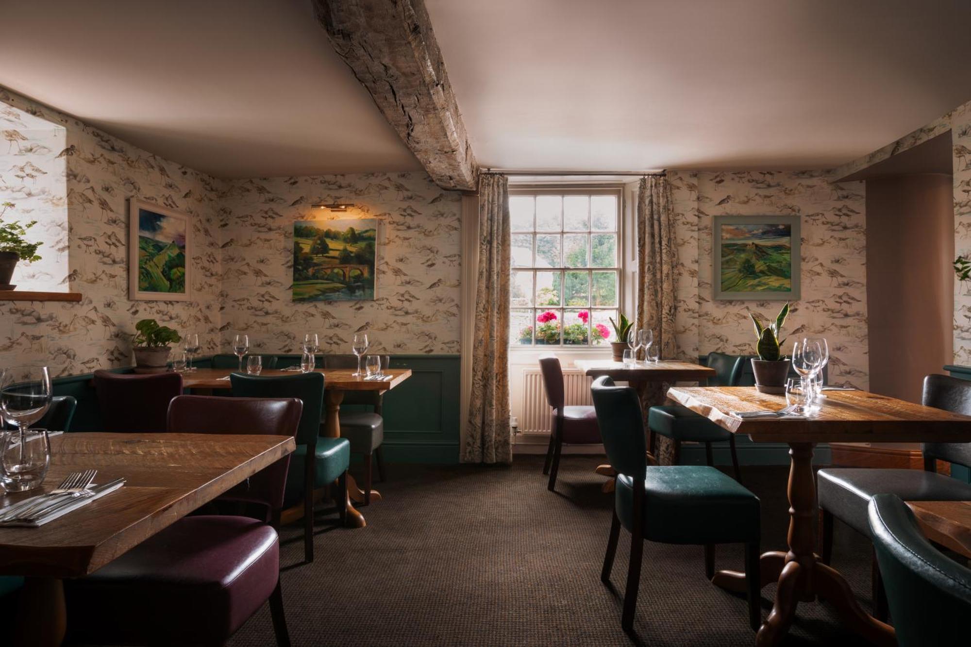 The Pilsley Inn - Chatsworth บาสโลว์ ภายนอก รูปภาพ
