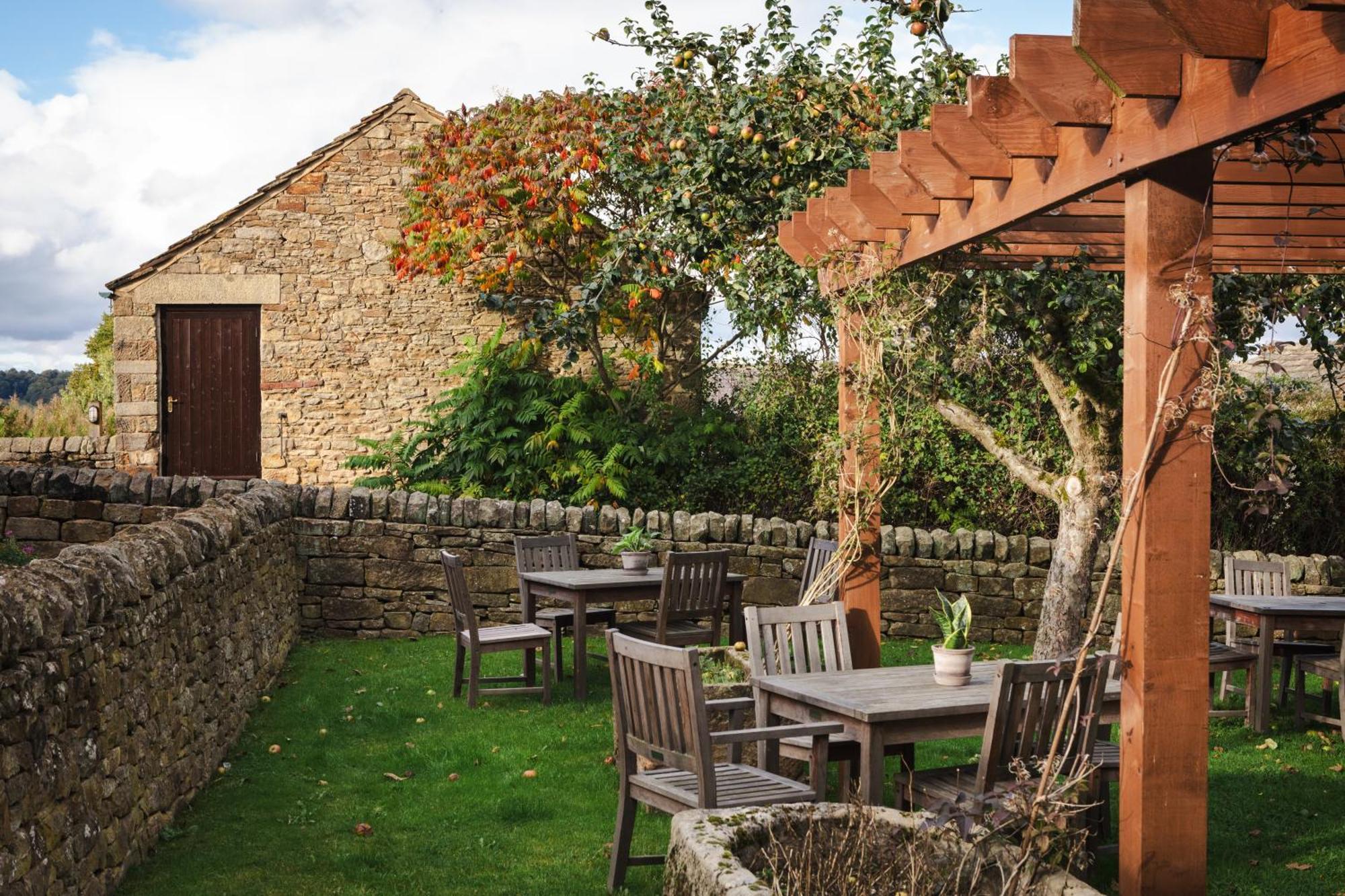 The Pilsley Inn - Chatsworth บาสโลว์ ภายนอก รูปภาพ