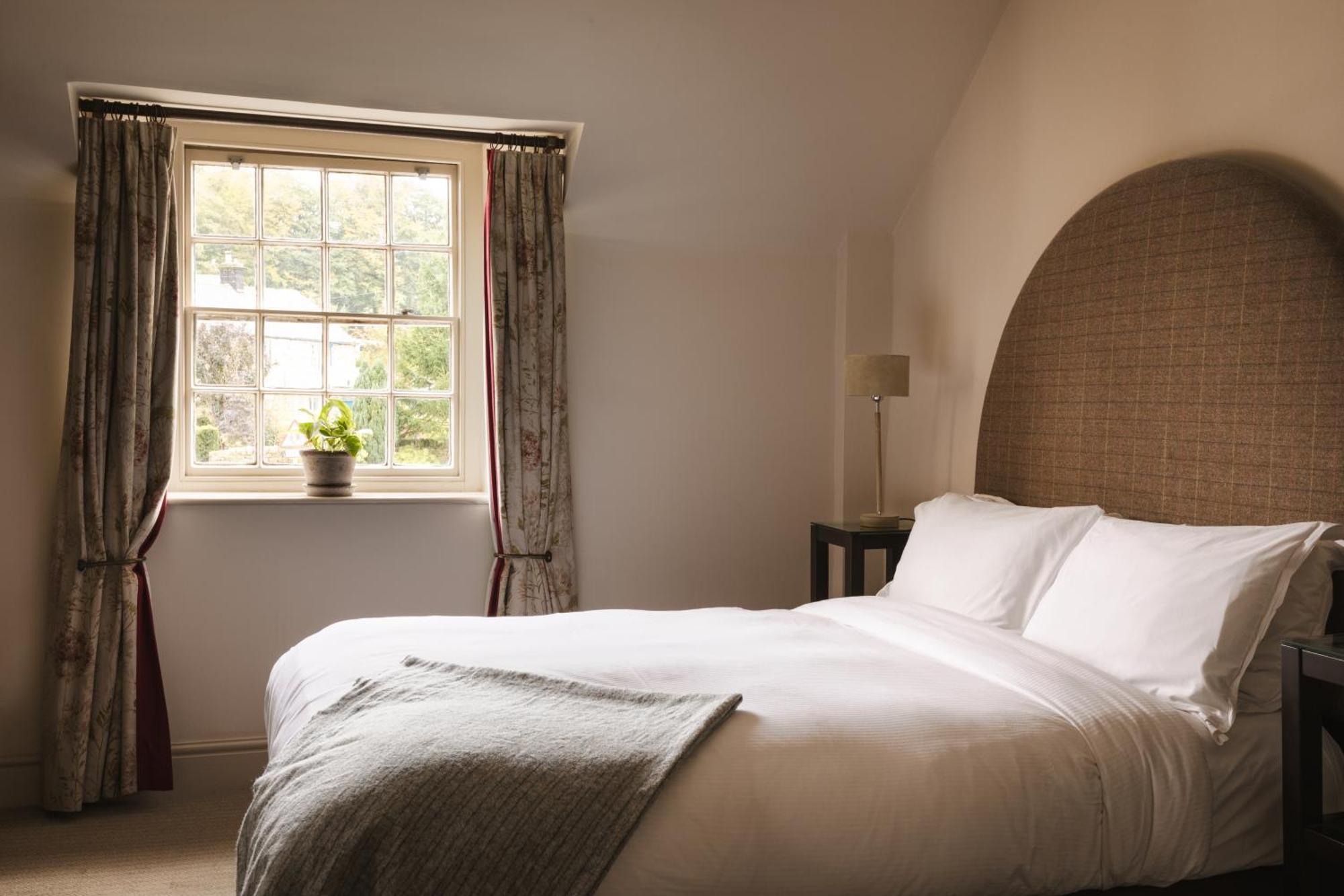The Pilsley Inn - Chatsworth บาสโลว์ ภายนอก รูปภาพ