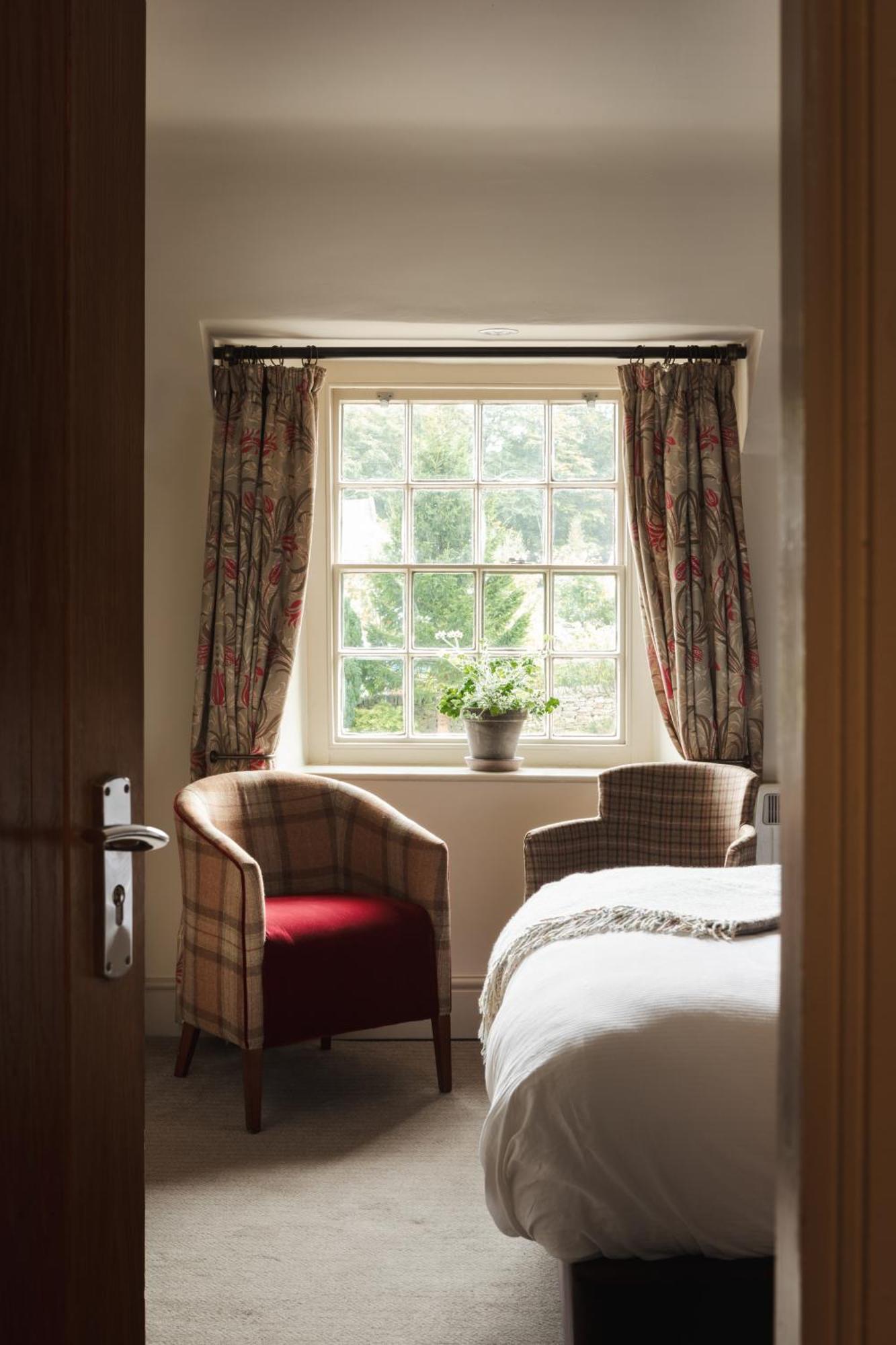 The Pilsley Inn - Chatsworth บาสโลว์ ภายนอก รูปภาพ
