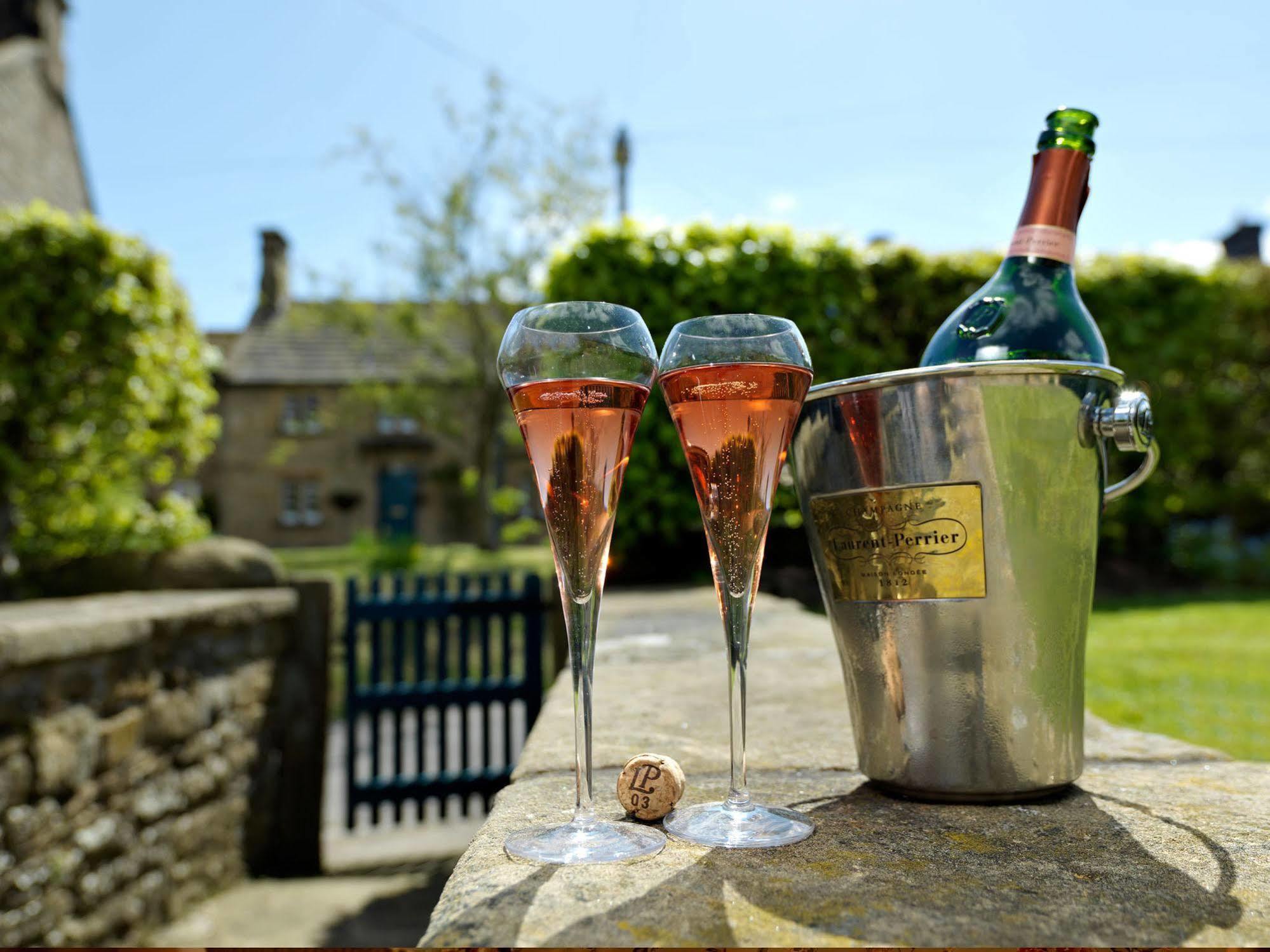 The Pilsley Inn - Chatsworth บาสโลว์ ภายนอก รูปภาพ